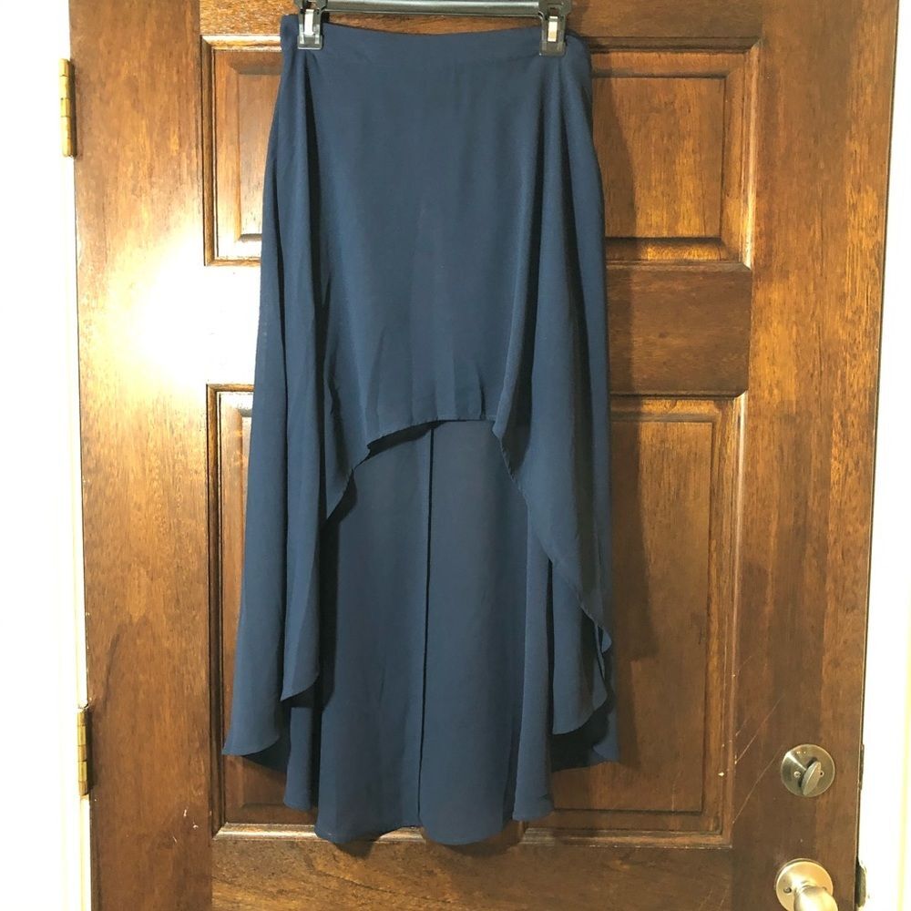 Forever 21 High-low asymmetrical navy-blue chiffon skirt size medium